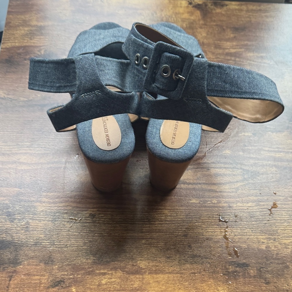 Gray Open-Toe Sandals - Picture 3 of 11